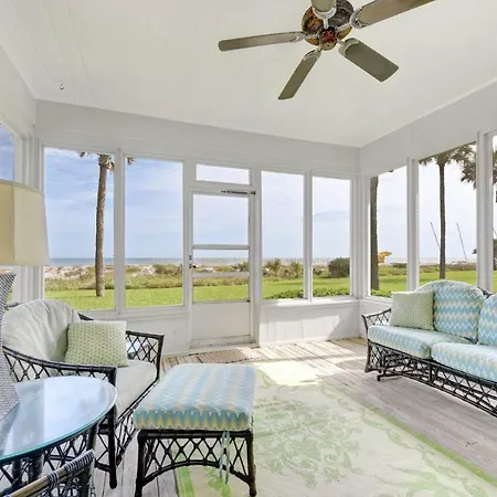 3939 Duval Drive Beachfront, 5 Bedrooms, Gas Grill, Wifi, Sleeps 10